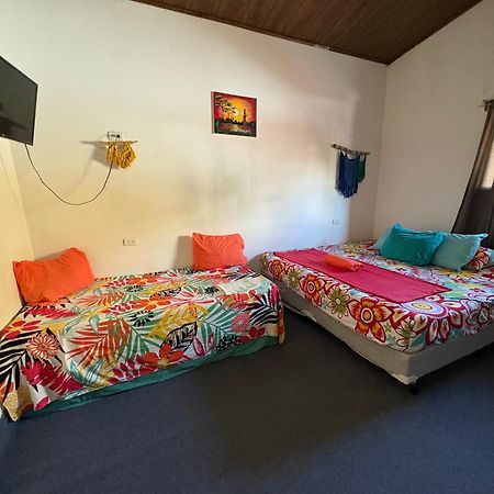 Cheap Hostel Quepos Zewnętrze zdjęcie