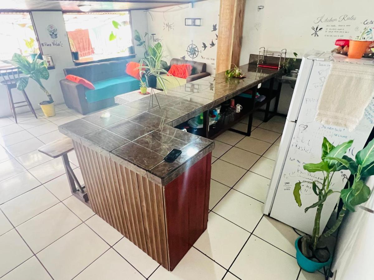 Cheap Hostel Quepos Zewnętrze zdjęcie