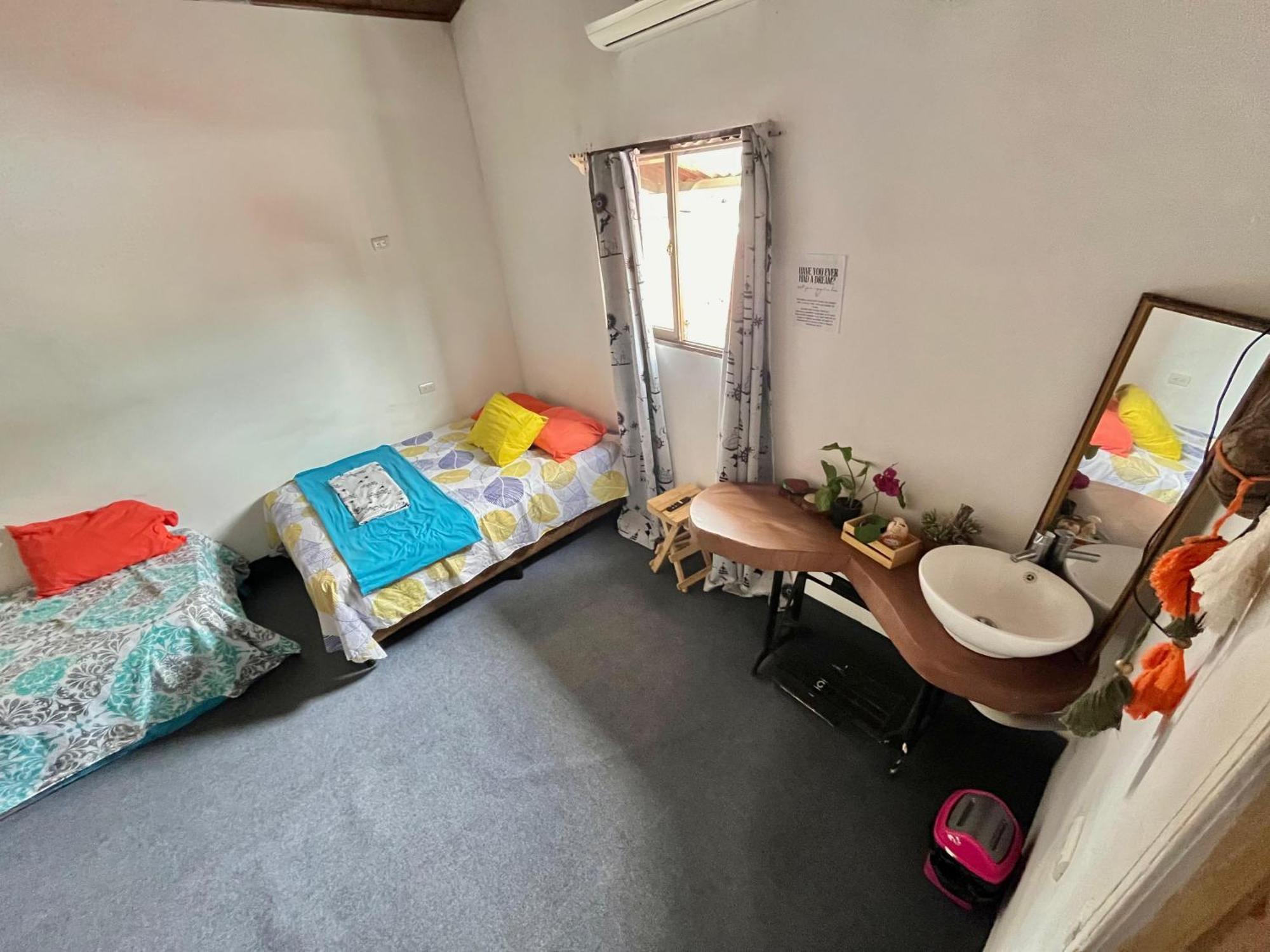 Cheap Hostel Quepos Zewnętrze zdjęcie