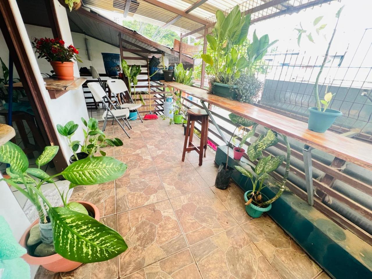Cheap Hostel Quepos Zewnętrze zdjęcie