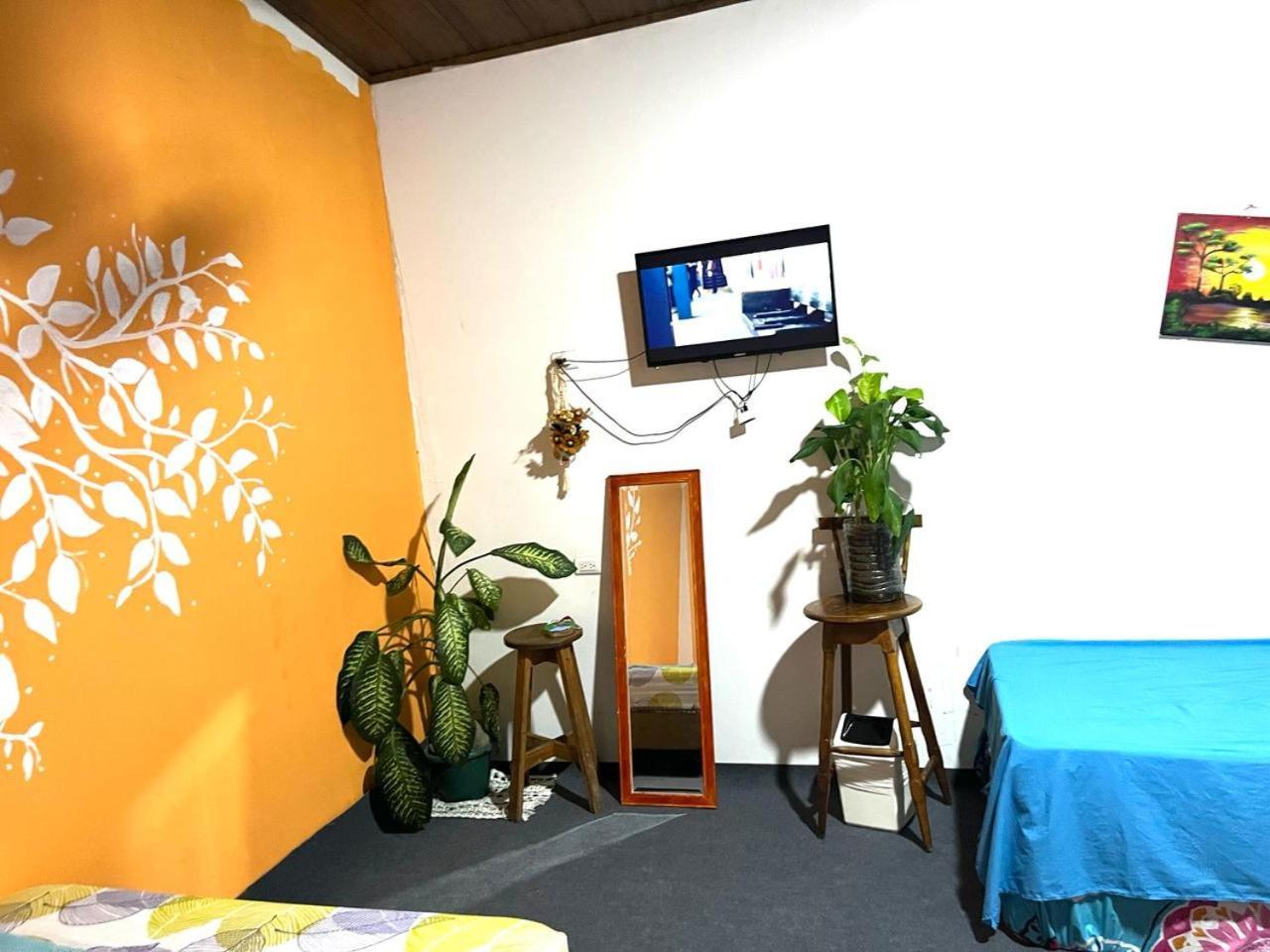 Cheap Hostel Quepos Zewnętrze zdjęcie