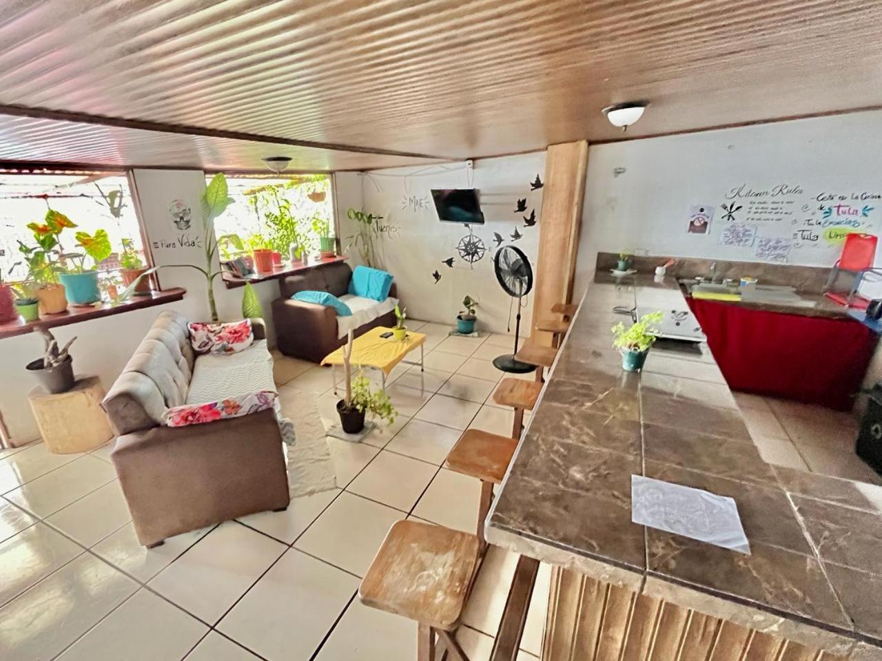 Cheap Hostel Quepos Zewnętrze zdjęcie
