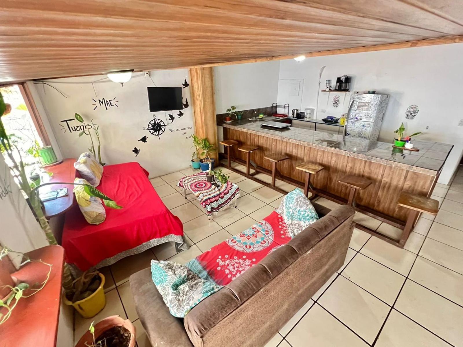 Cheap Hostel Quepos Zewnętrze zdjęcie