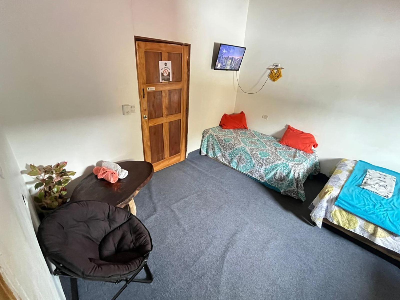 Cheap Hostel Quepos Zewnętrze zdjęcie