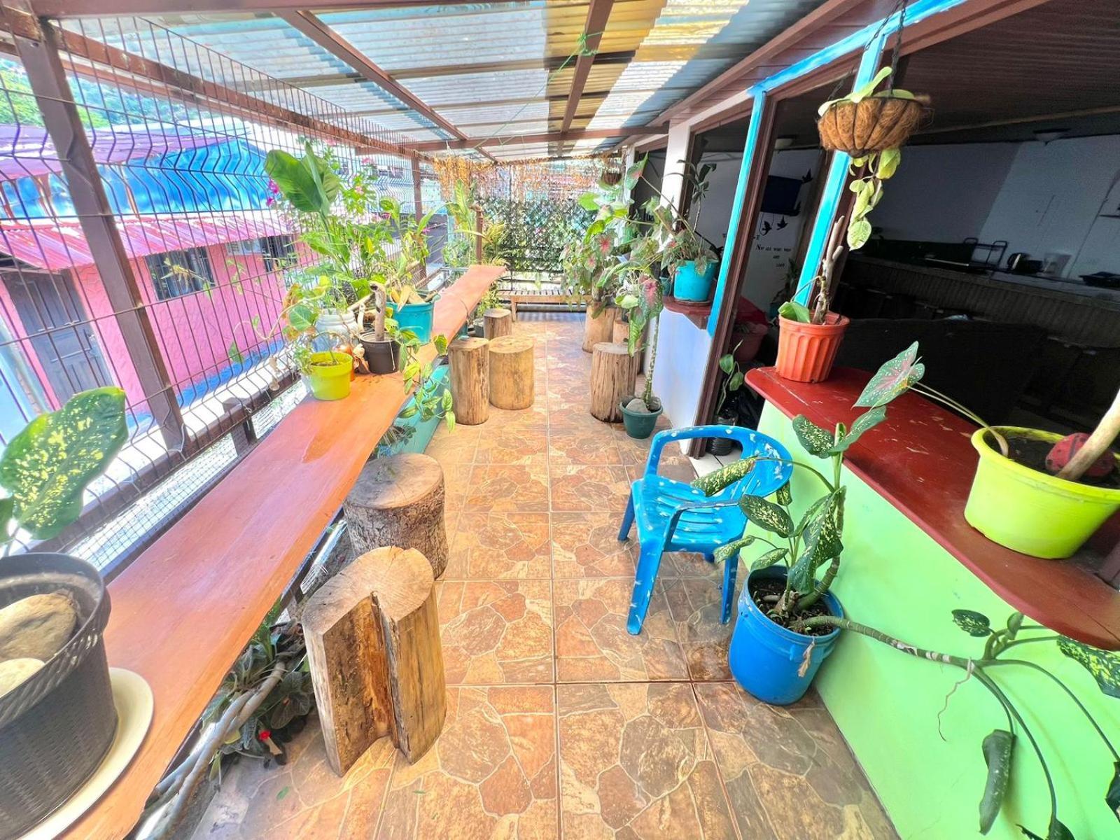 Cheap Hostel Quepos Zewnętrze zdjęcie