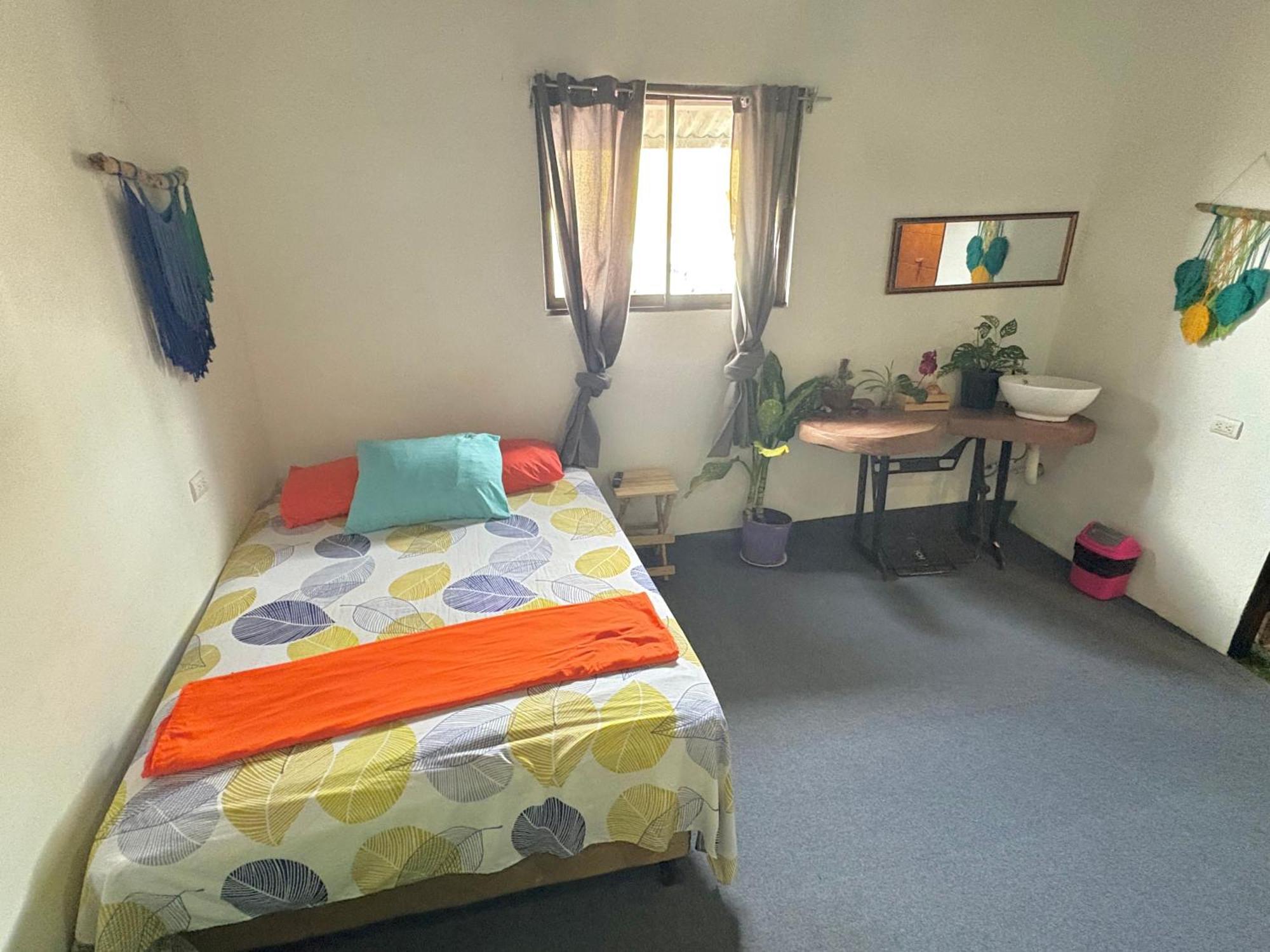 Cheap Hostel Quepos Zewnętrze zdjęcie