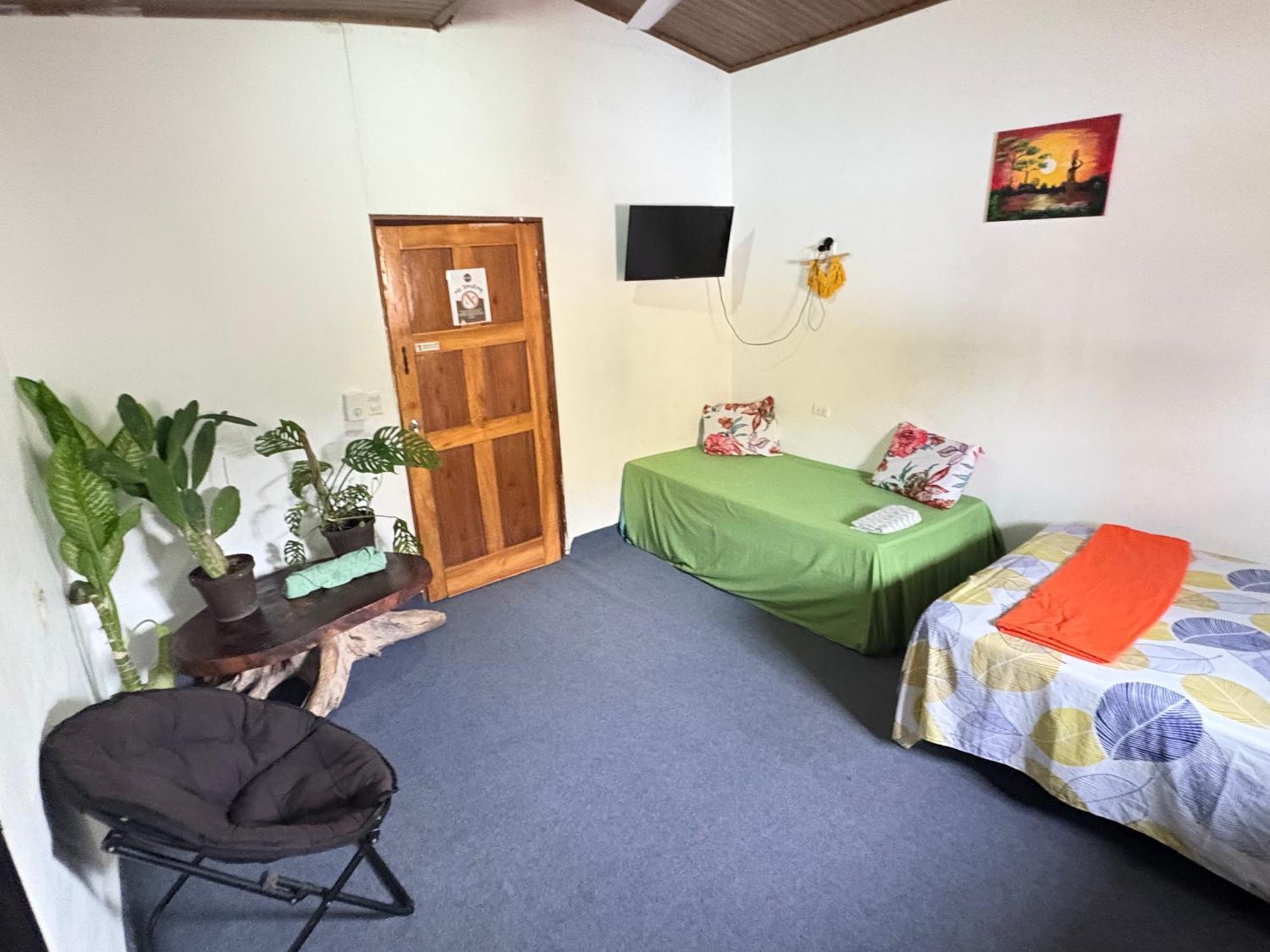 Cheap Hostel Quepos Zewnętrze zdjęcie