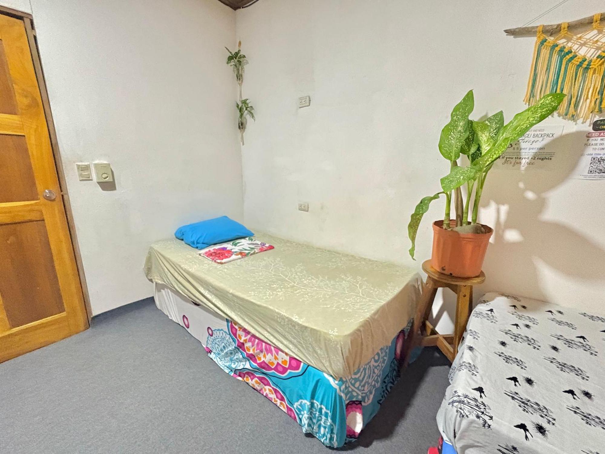Cheap Hostel Quepos Zewnętrze zdjęcie