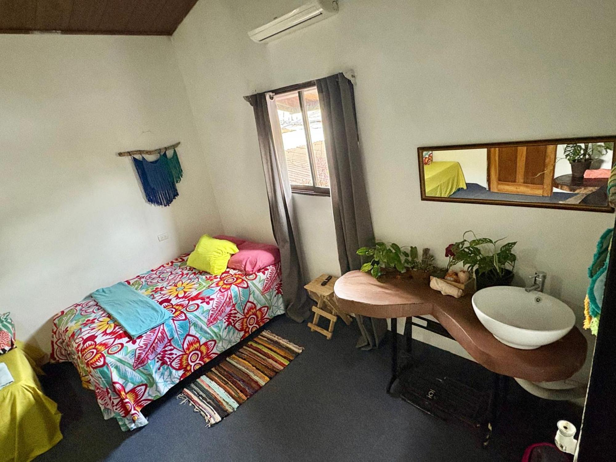 Cheap Hostel Quepos Zewnętrze zdjęcie