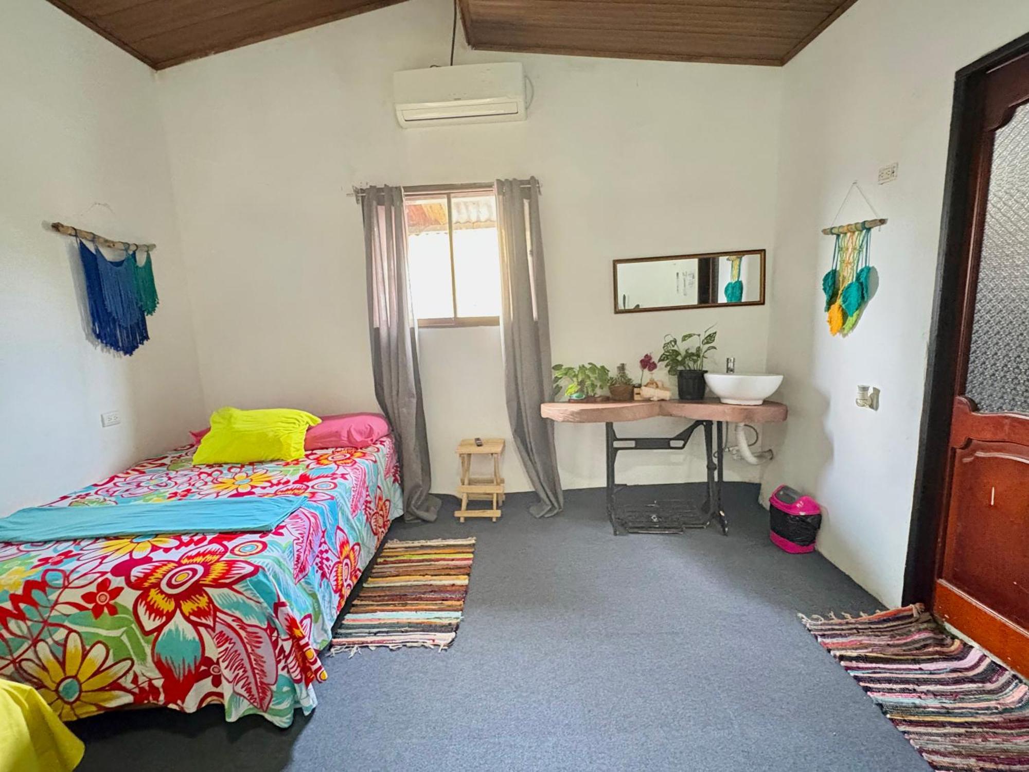 Cheap Hostel Quepos Zewnętrze zdjęcie