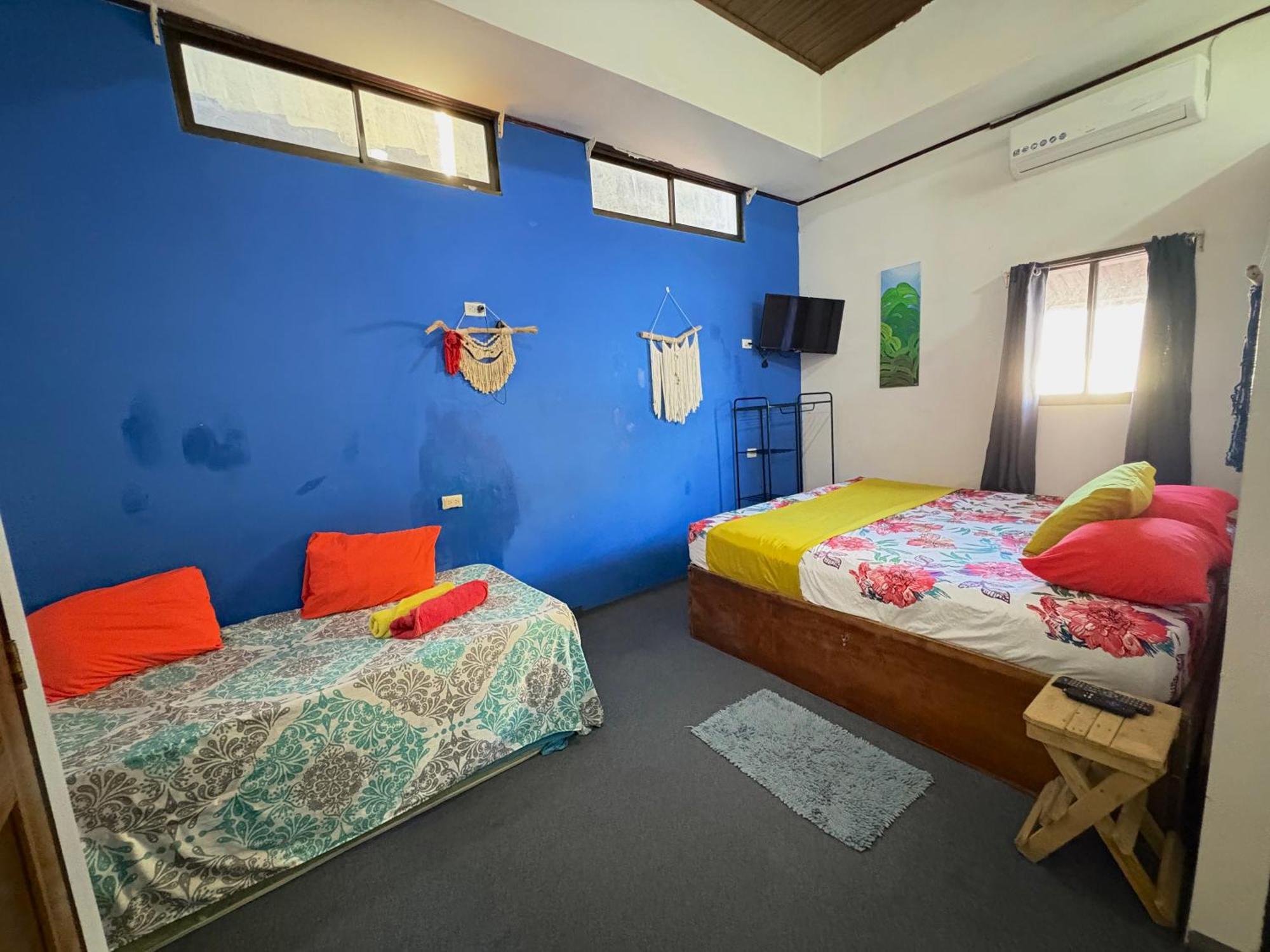 Cheap Hostel Quepos Zewnętrze zdjęcie